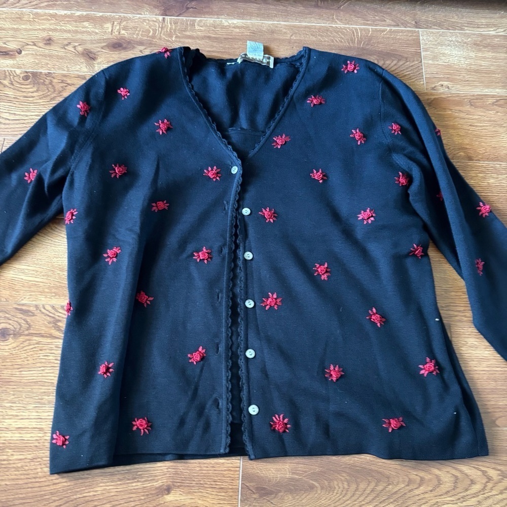 Vintage Doncaster stretch silk floral embroidered button down Cardigan in size L